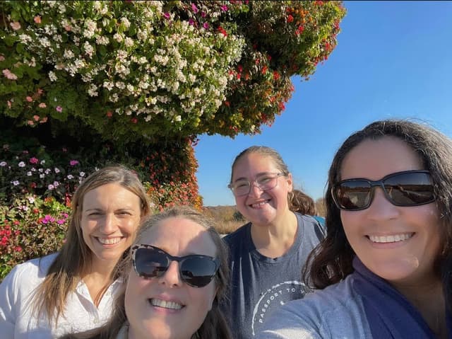 Melanie extended family