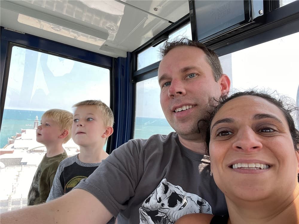 Liz & Brett photo 12