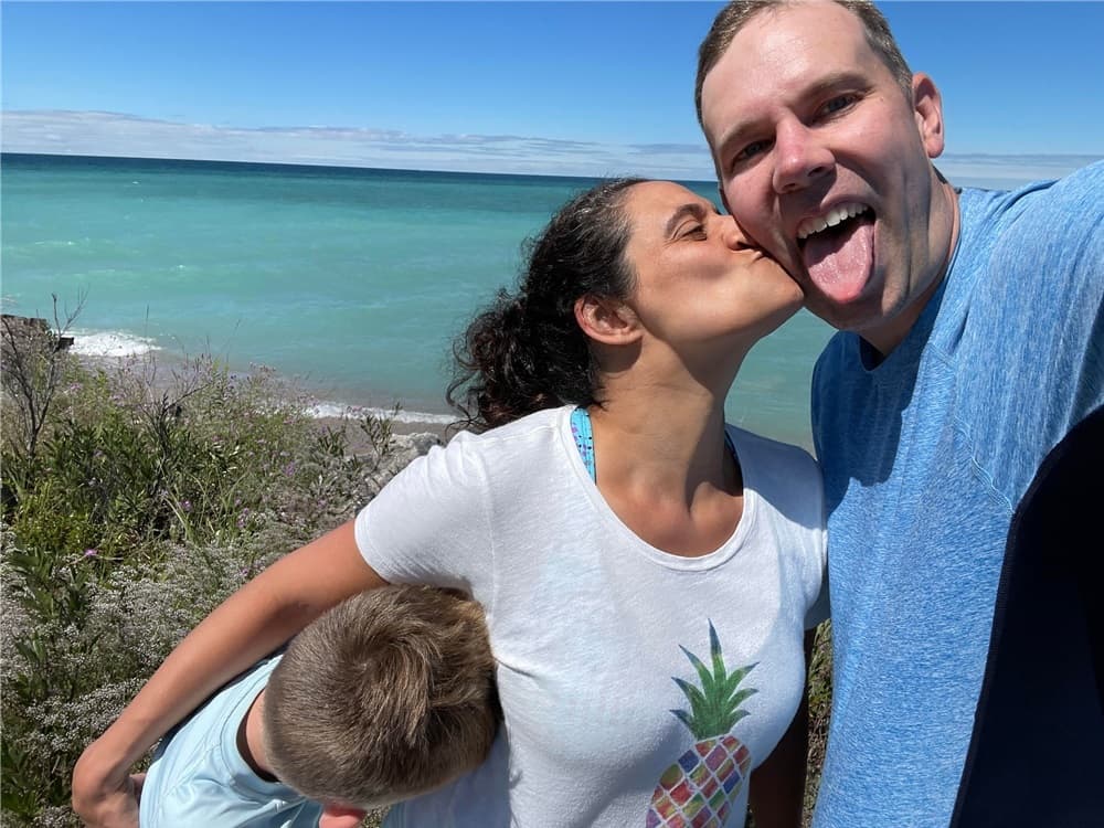 Liz & Brett photo 14