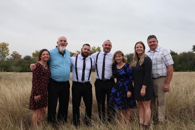 Elizabeth & James extended family