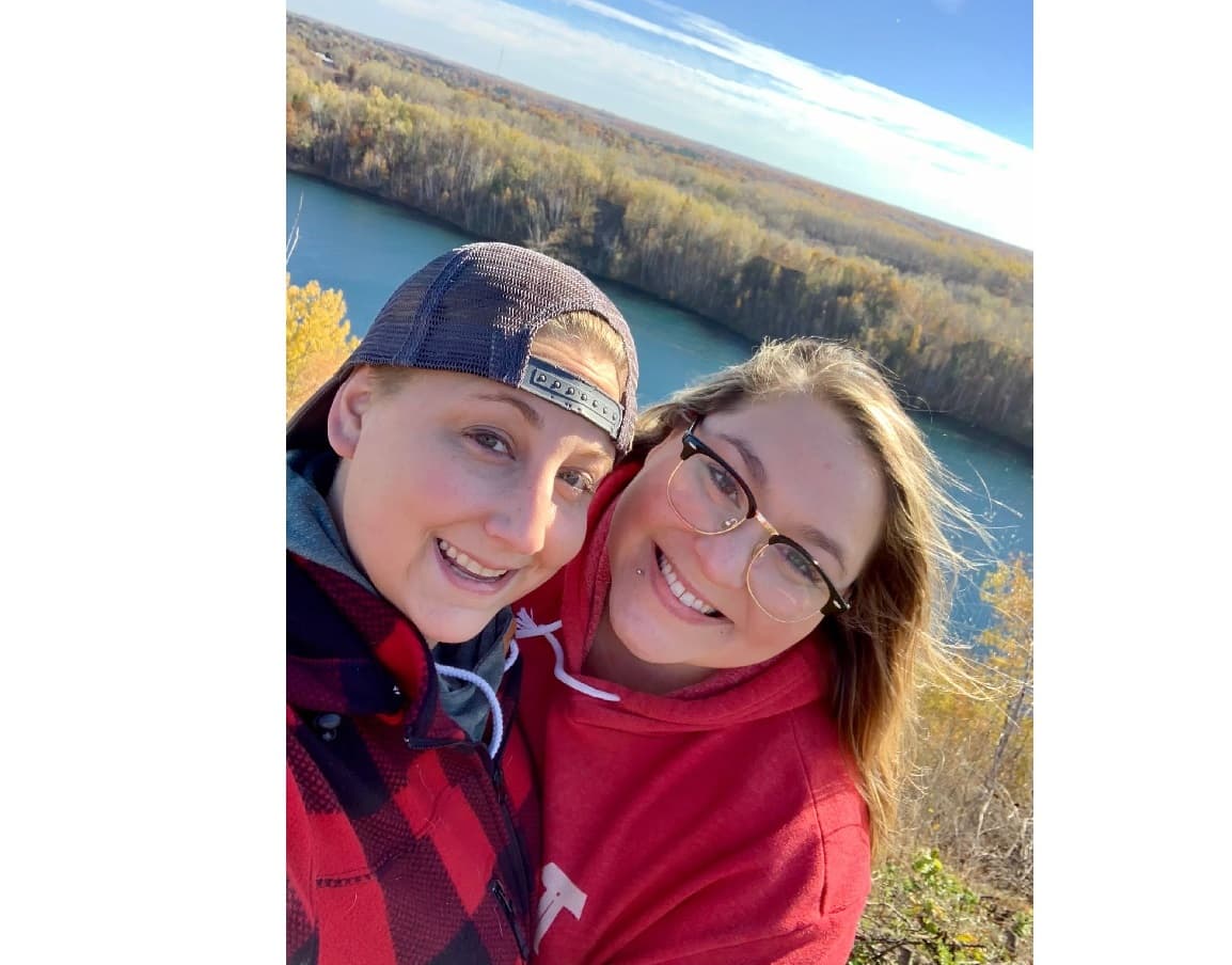 Ali & Ashley photo 18