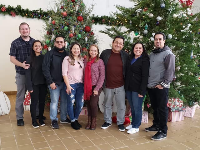 Alba & Erick extended family