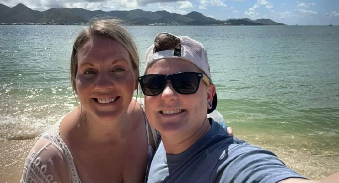 Chelsea & Amber photo 6