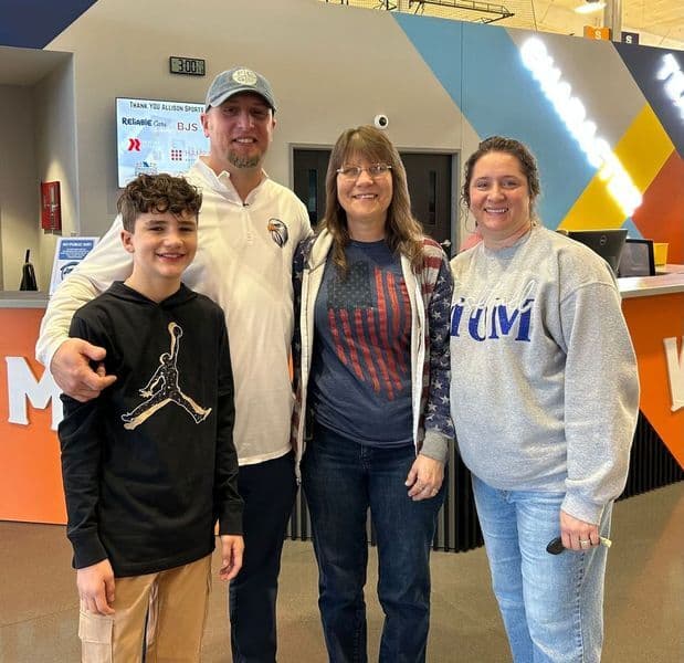 Sara & DiaVace extended family