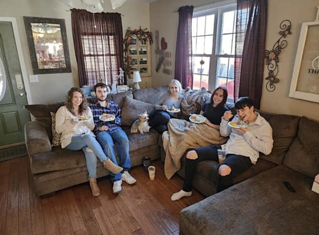 Sara & DiaVace extended family