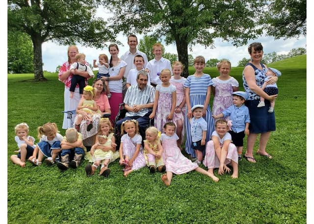 Bobbie Sue & Eric extended family