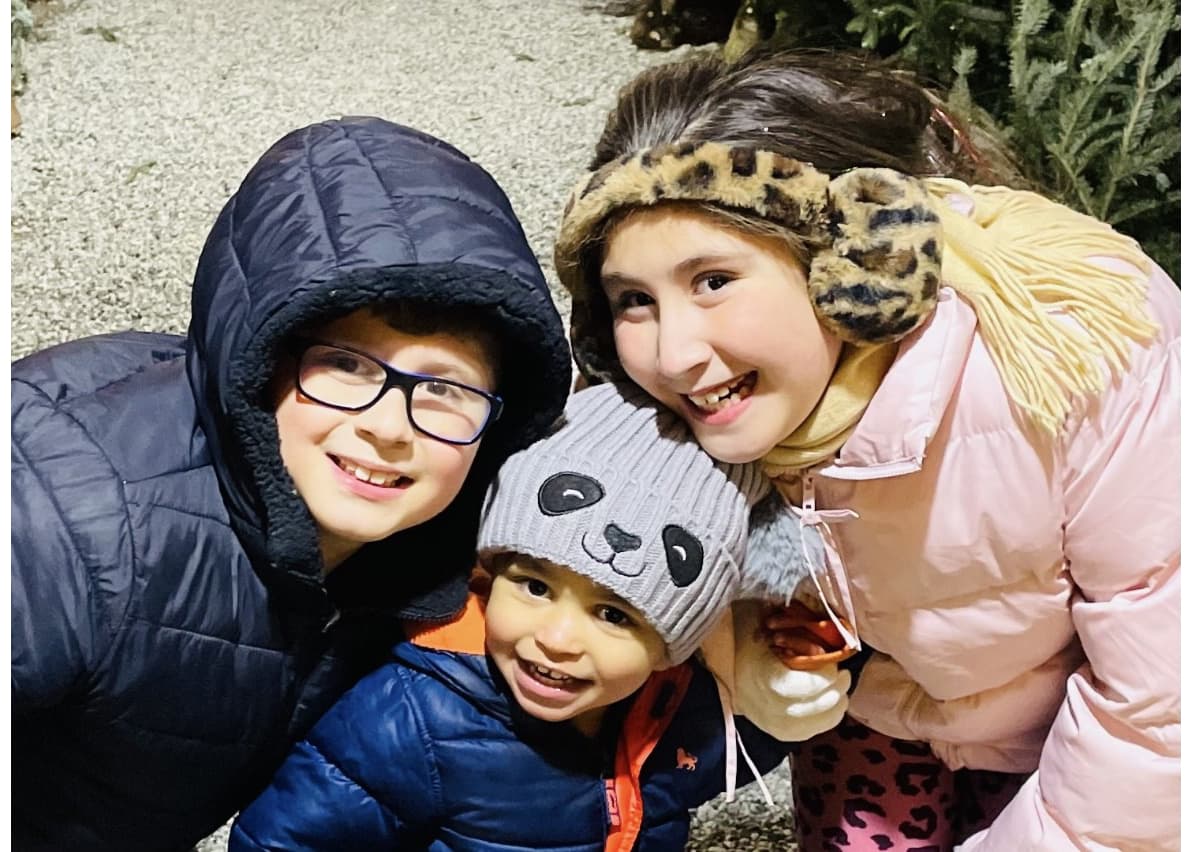 Nicole & Stephen photo 5